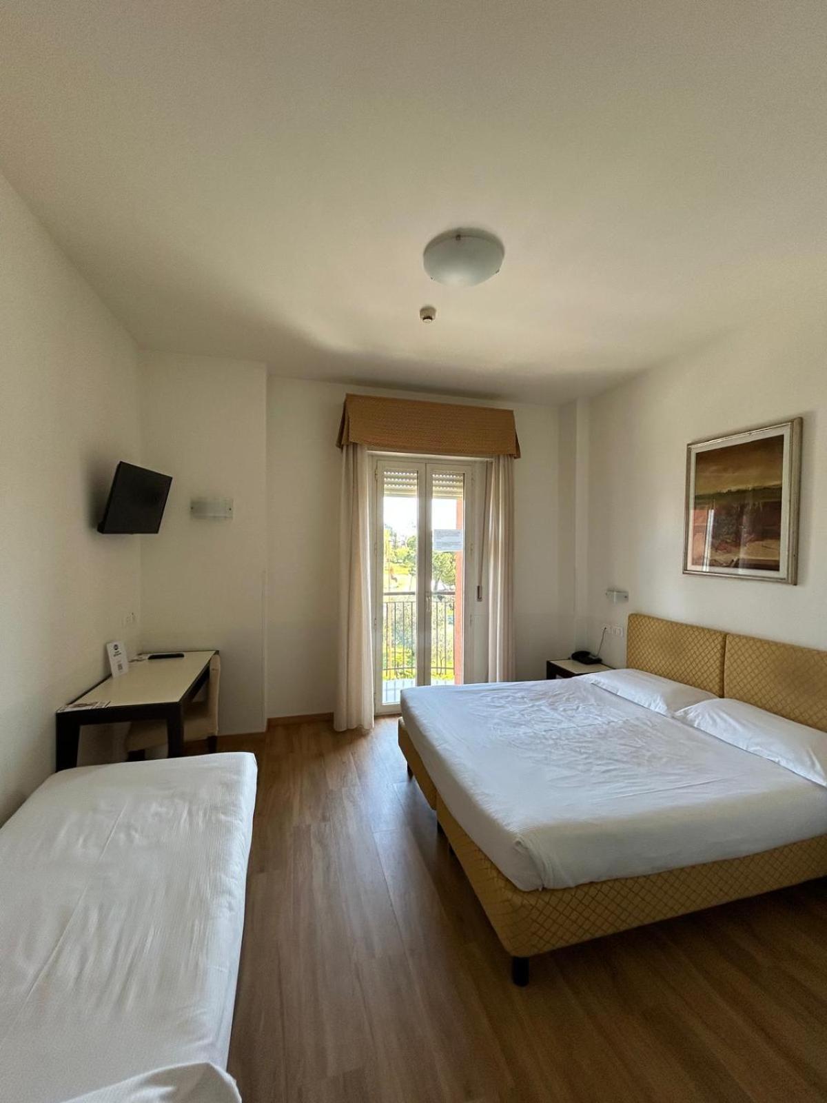 Best Western Cesena Hotel Екстер'єр фото