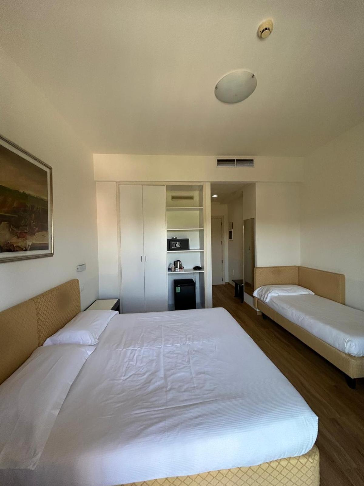 Best Western Cesena Hotel Екстер'єр фото
