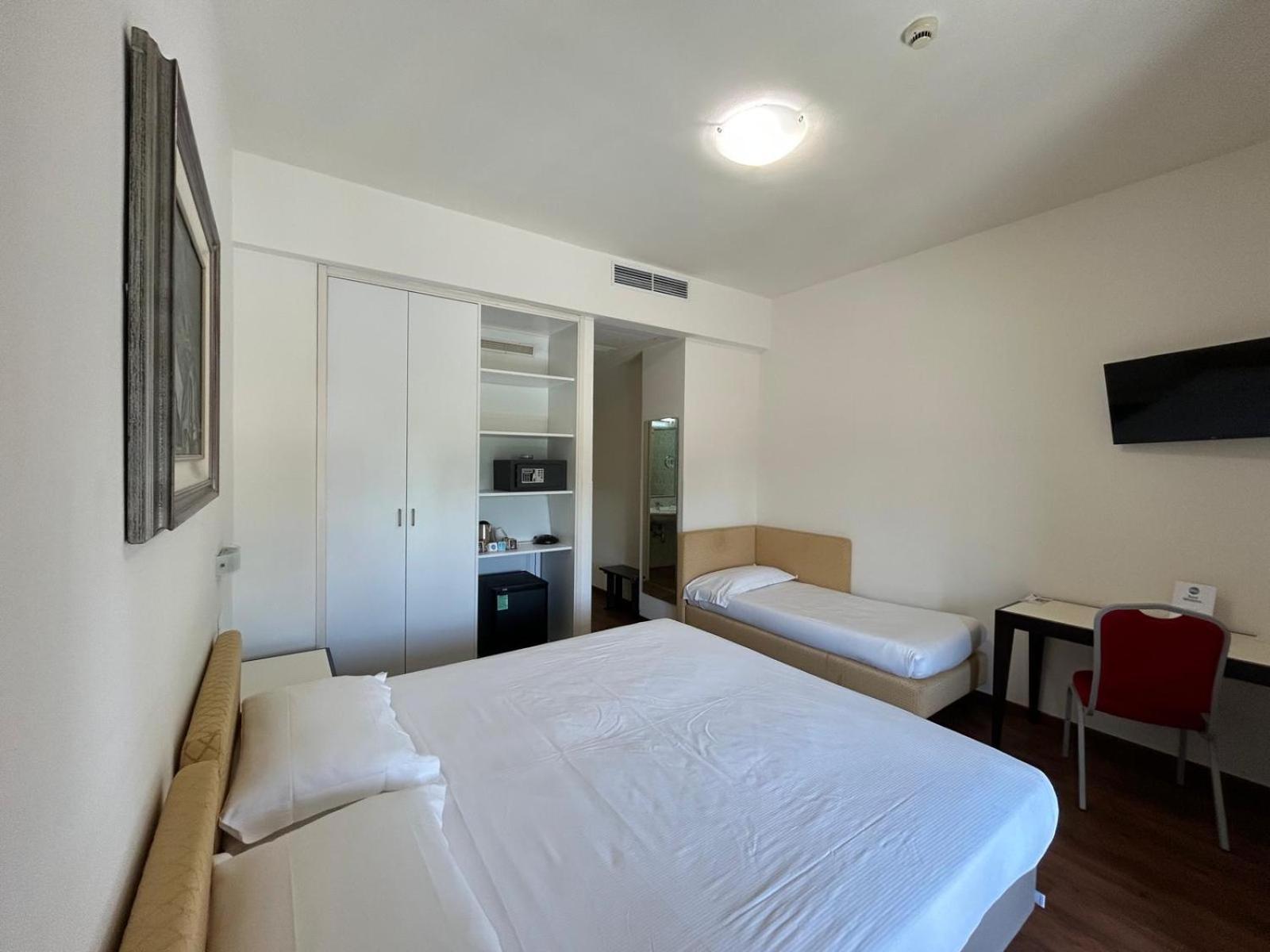 Best Western Cesena Hotel Екстер'єр фото